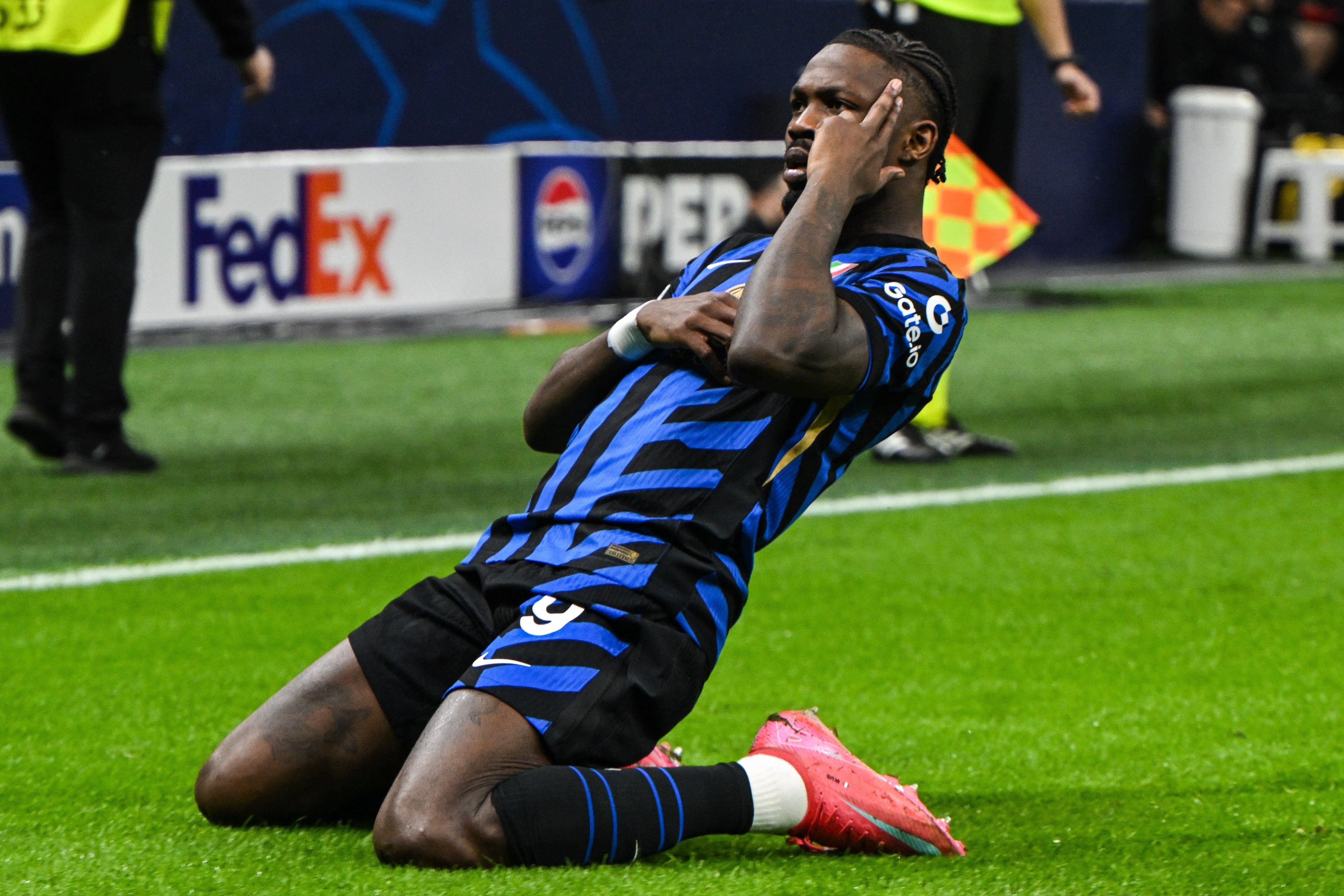 开云官网-奥西利奥：小图拉姆今夏绝对不会离队 我们期待索默留下